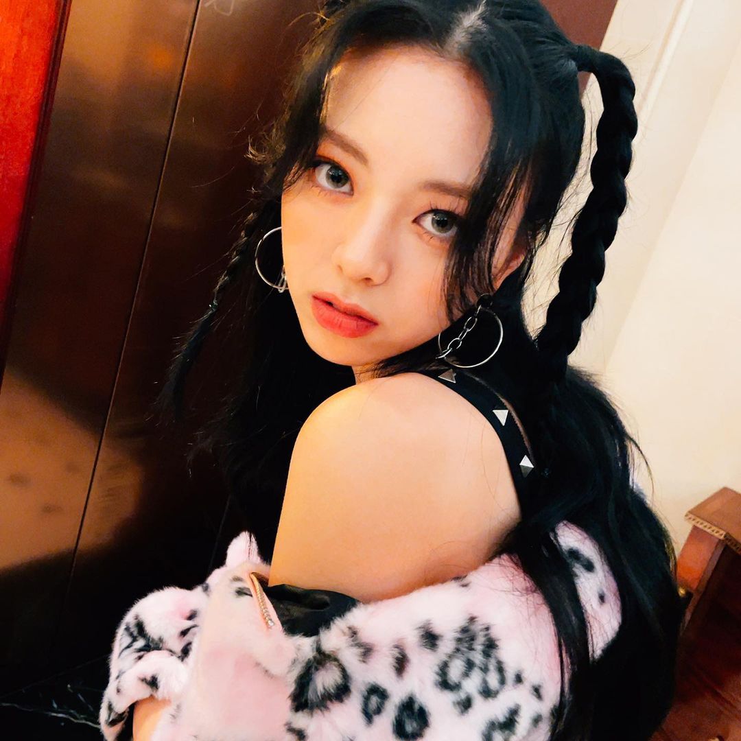  ITZY 유나 인스타그램 셀카 사진