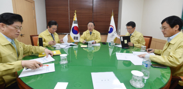  홍남기 “공매도 과열종목 지정요건 완화…긴급 시장안정조치 11일부터 시행” / 공매도란?