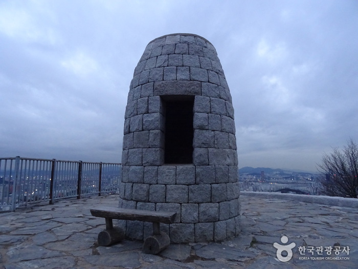 서울 해돋이 명소&#44; 안산 무악 동봉수대 터