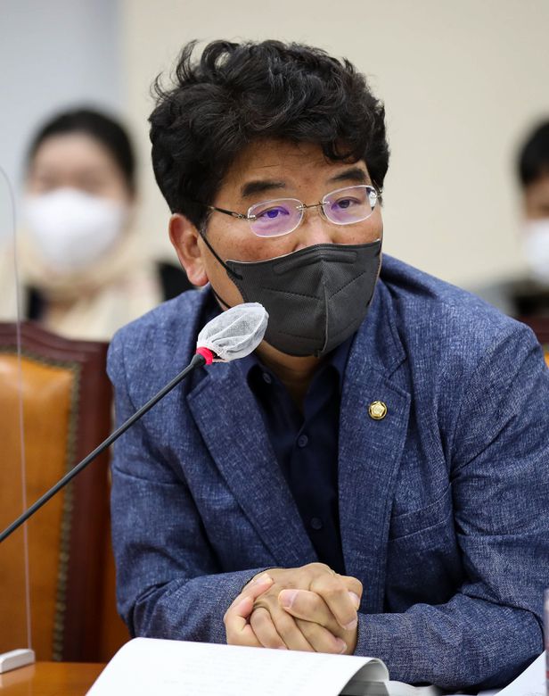  성추행 제명된 박완주, 2년 전엔 박원순, 부끄러운 성인지 감수성 냉정하게 확인해야 한다 입장문 피해 호소인 낮은 성인지 감수성에 대해 단호해야 차원다른 성비위 더불어민주당