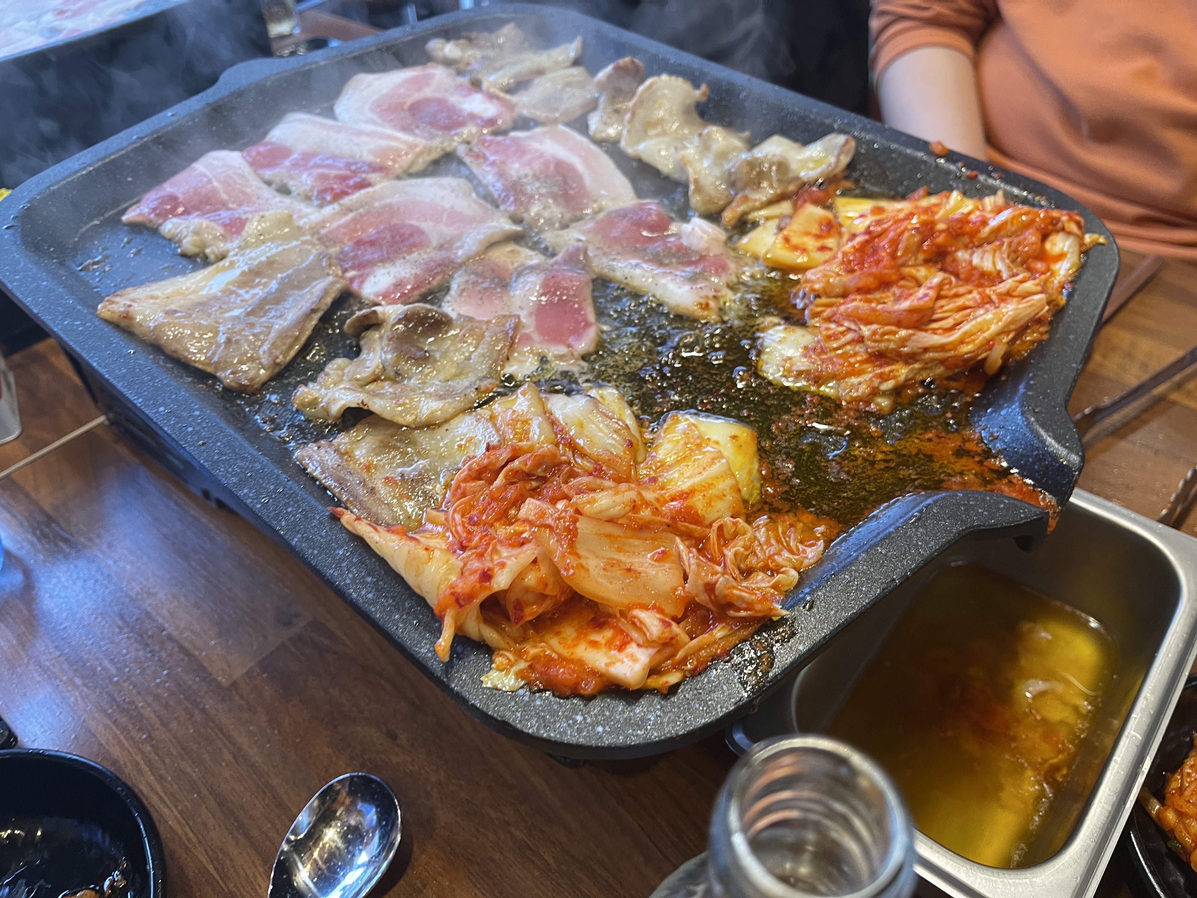  [수원 영통구 맛집] 간단하게 모여 먹어 볼 만 한 영통구 망포역 근처 냉동삼겹살 맛집 삼삼오!