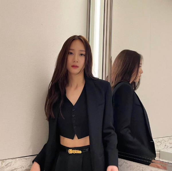 가수-배우-크리스탈-(출처-크리스탈-인스타그램)
