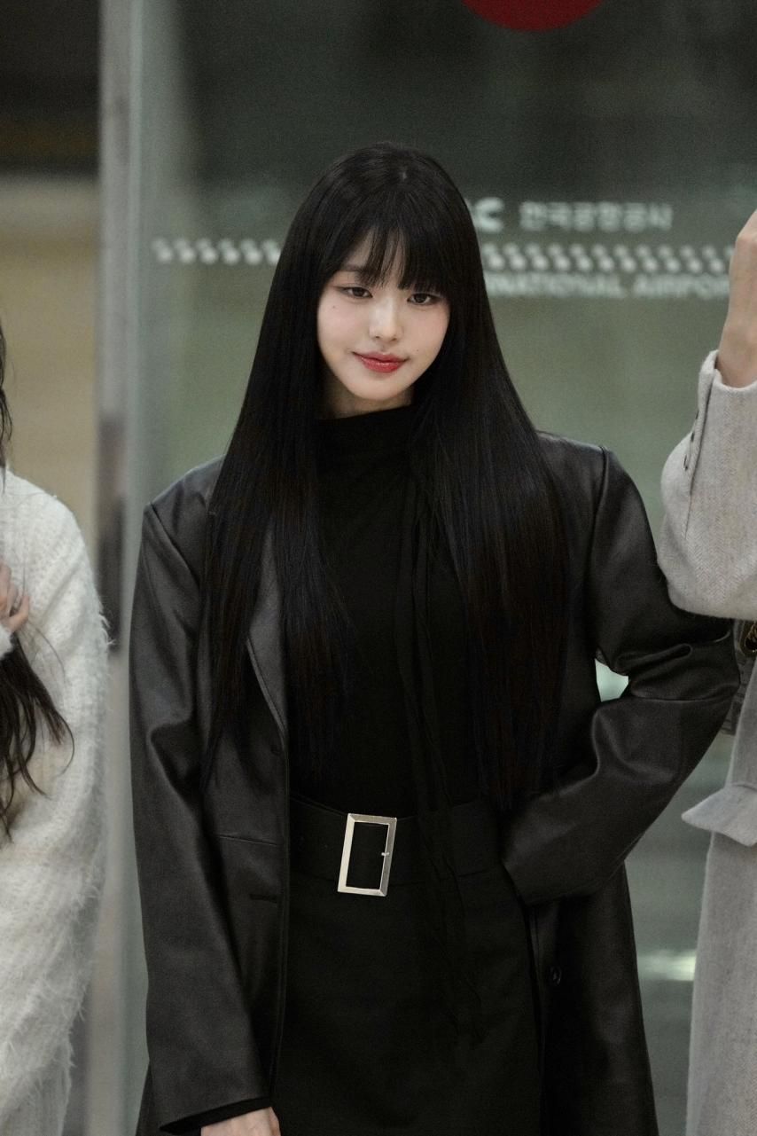  231103 ICN 출국 장원영 블랙패션 출국사진