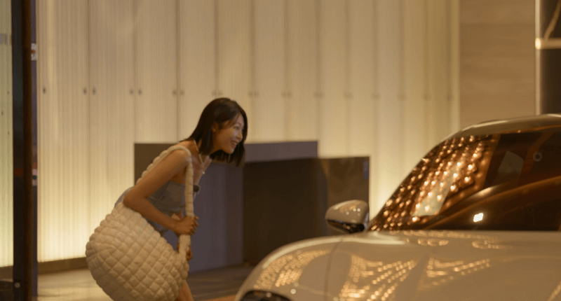 새로운 지옥도에서 온 새로운 남자를 만나는 최혜선, 1화의 엔딩 부분