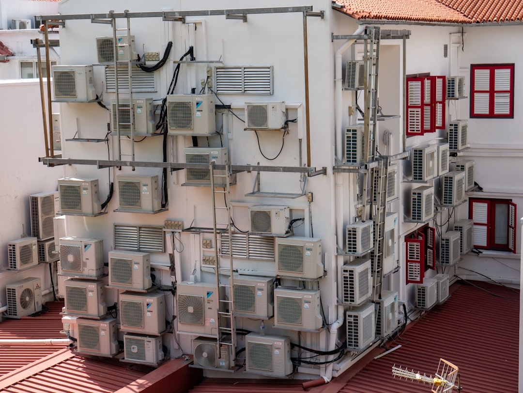 Air conditioner.