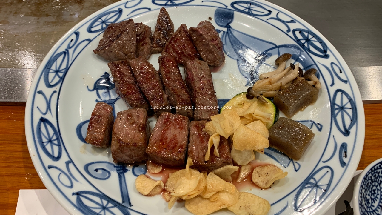 JAPAN-TRAVEL-KOBE-STEAKLAND-GRILLED KOBE BEEF