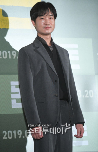 조우진 남자배우상 과거 결혼 아내 53