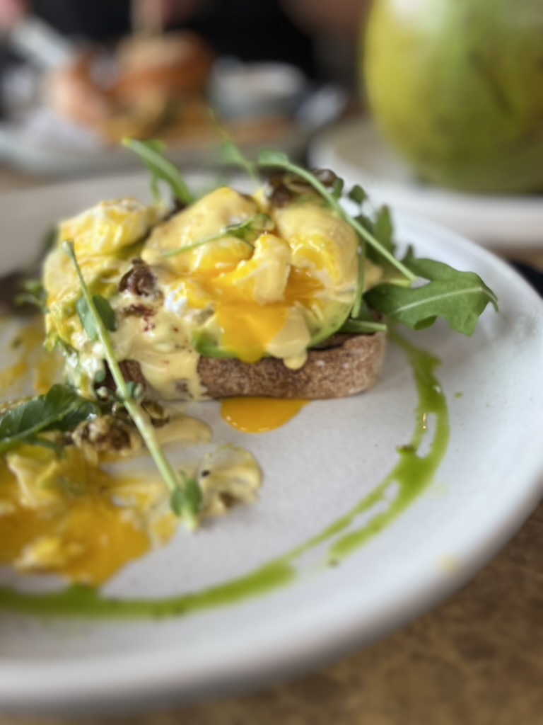 Suka Espresso Ubud Egg Benedict