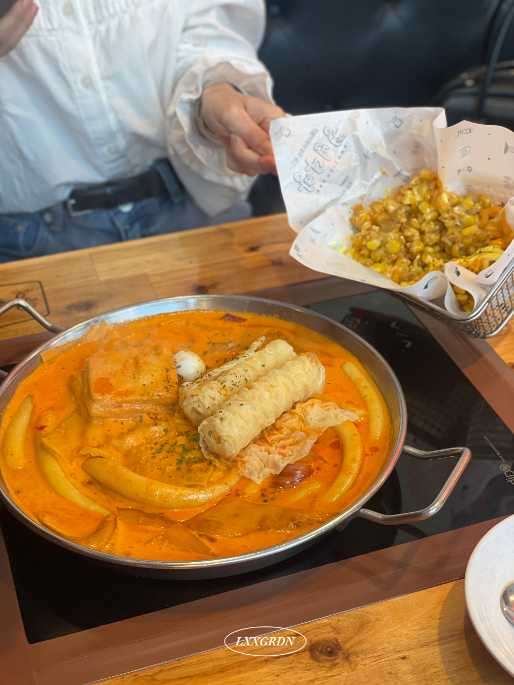  청년다방 마라로제떡볶이 엽떡과 비교(feat. 핫버터갈릭옥수수튀김)