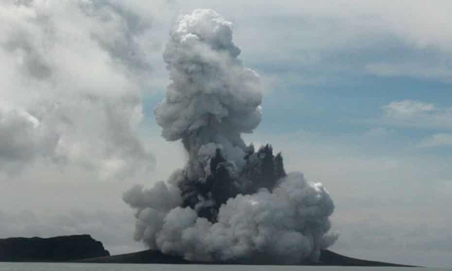  통가 해저 화산 폭발과 쓰나미 VIDEO: Tsunami from Tonga volcano eruption...