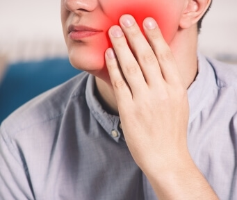 남성-치아-통증