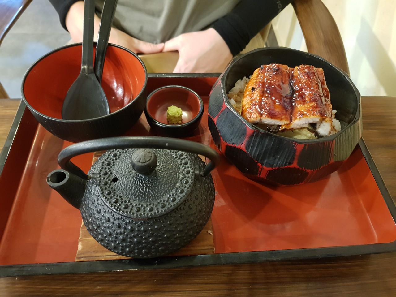 호치민 1군 레탄톤 회덮밥 전문점 Sandaime Kamura - 장어&계란말이 덮밥(HITSUMABUSHI BOWL OF EEL)