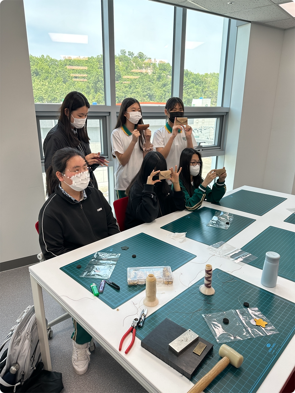  포항시 꿈트리 센터 창포 중학교 가죽공예 클래스 편지 봉투 카드 지갑 만들기 [포항 오유 가죽 공방]