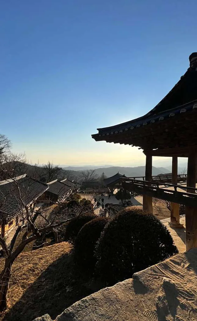 부석사무량수전앞석등