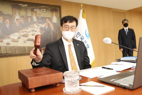  한국은행 사상 첫 '빅스텝' 단행 기준금리 1.75%→2.25%