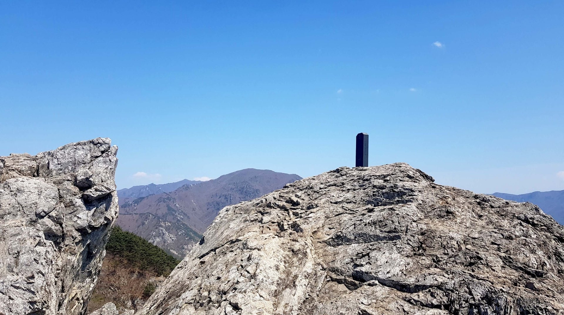 밀양 억산 운문산 문바위