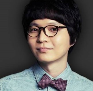  컨츄리꼬꼬 신정환 부캐전성시대 컴백, 지하철 타고 친구랑 청와대 방문 경복궁 북악산 관광. 유튜브 신정환장 활동. SNS 주소 프로필