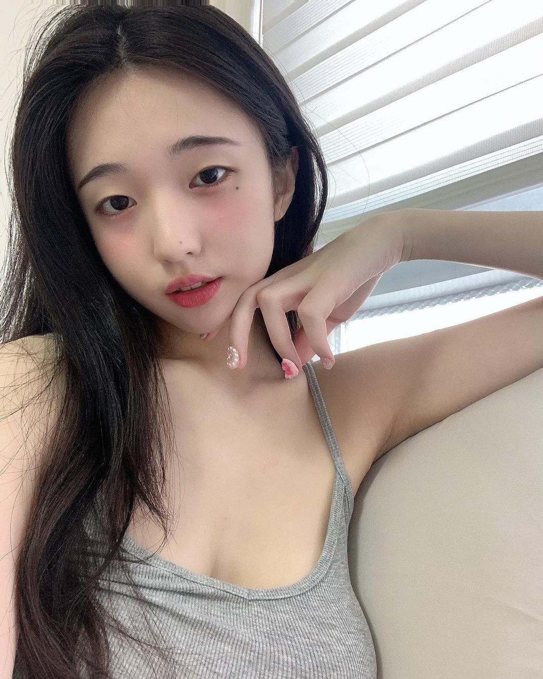BJ남순의 여비서로 취직한 모델 이연우 인스타그램 셀카 사진