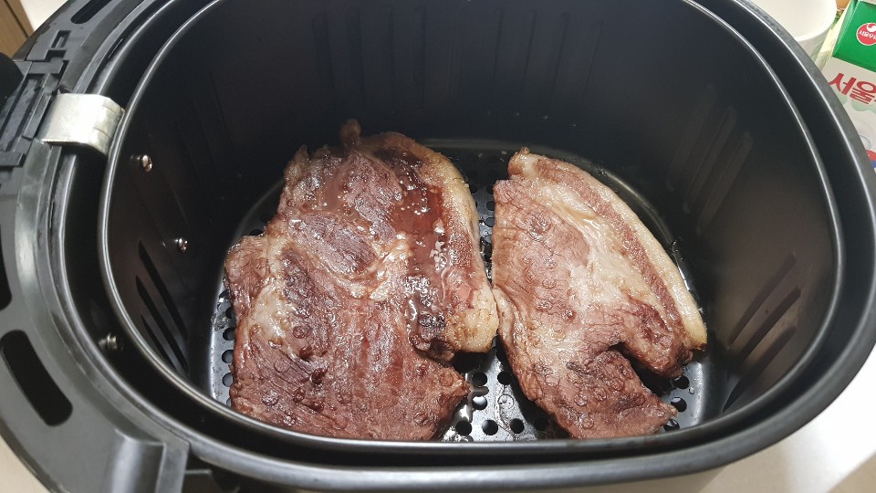 돼지고기 에어프라이어 조리 후 돼지고기 에어프라이어 조리 후