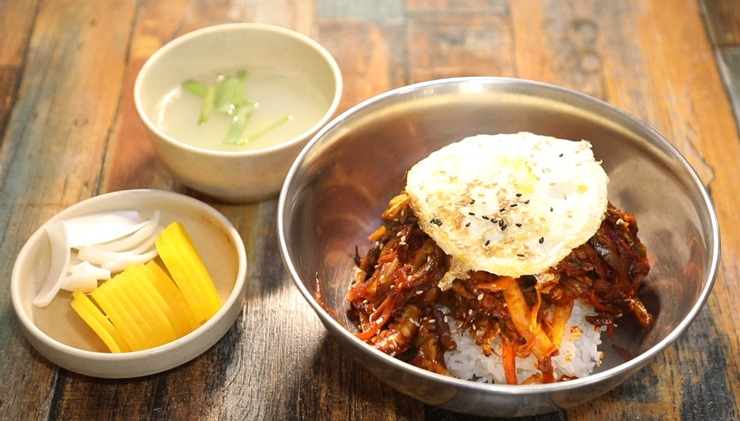 중화비빔밥-단무지