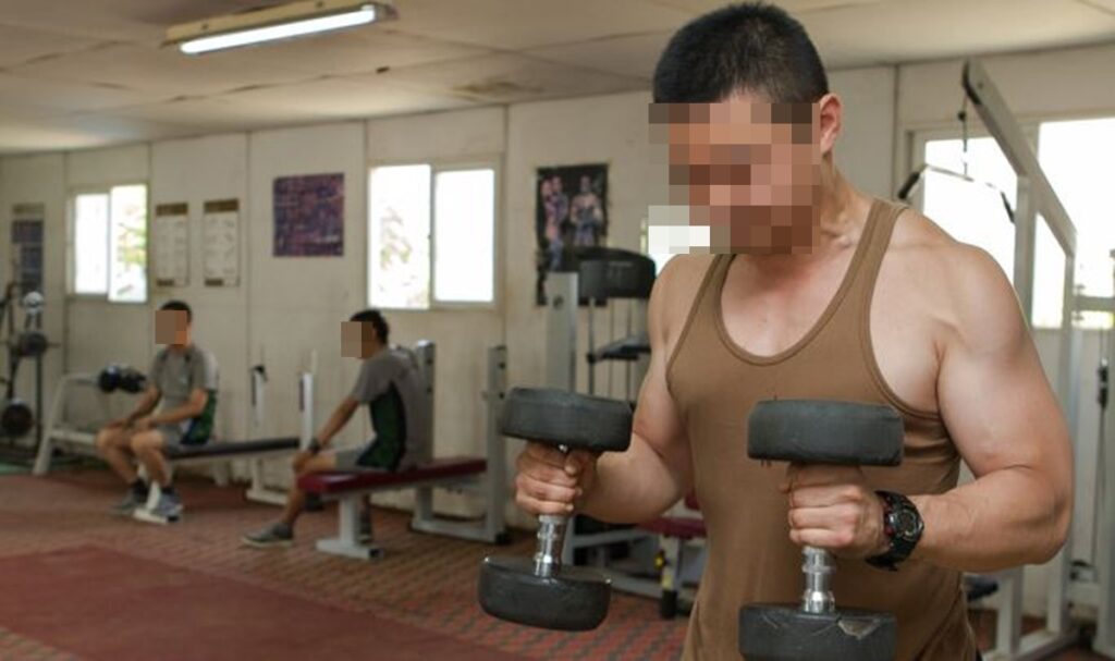  군대에서 강제 헬스한 멸치