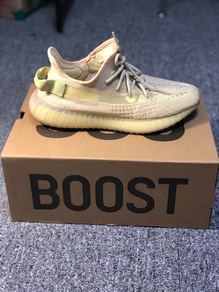  이지 부스트 350 v2 FLAX  (아시아) 뭐랑 입어야지...? (상세 리뷰)