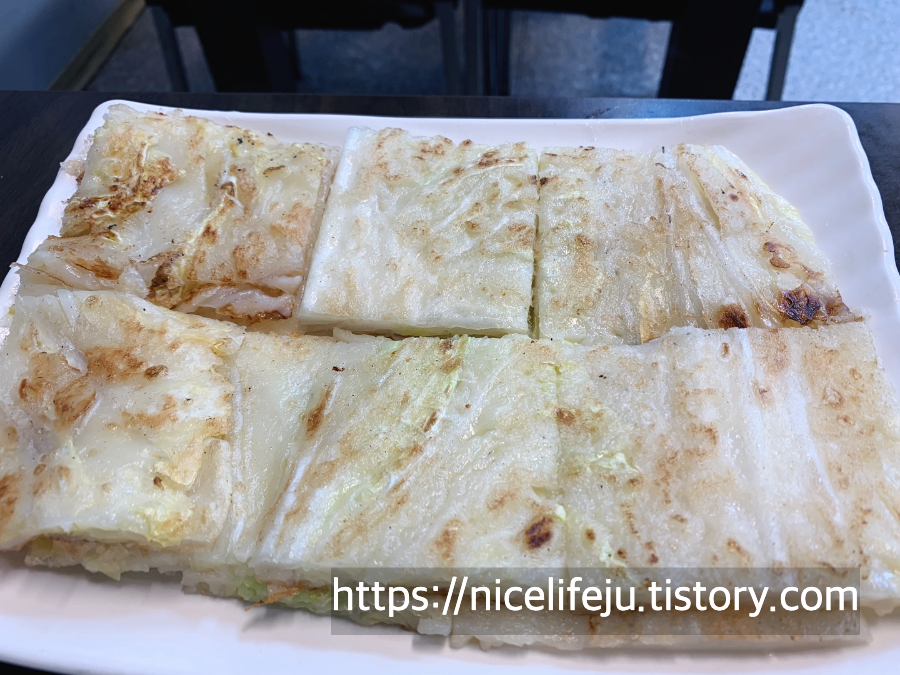 (서울 동대문 맛집) 순한 호로록 국수와 고소한 양배추전과 순한 돼지고기, 경동시장 "안동집" 10