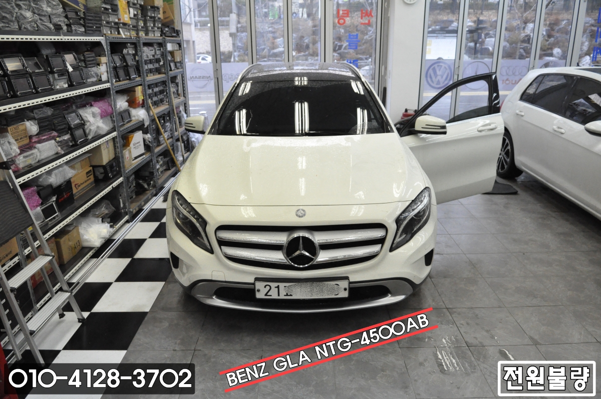  [벤츠 GLA 모니터수리] BENZ GLA 200 모니터 NTG-4500AB네비게이션 전원불량 블랙아웃 화면깜빡거림 네비실행불량 후방먹통 증상 수리