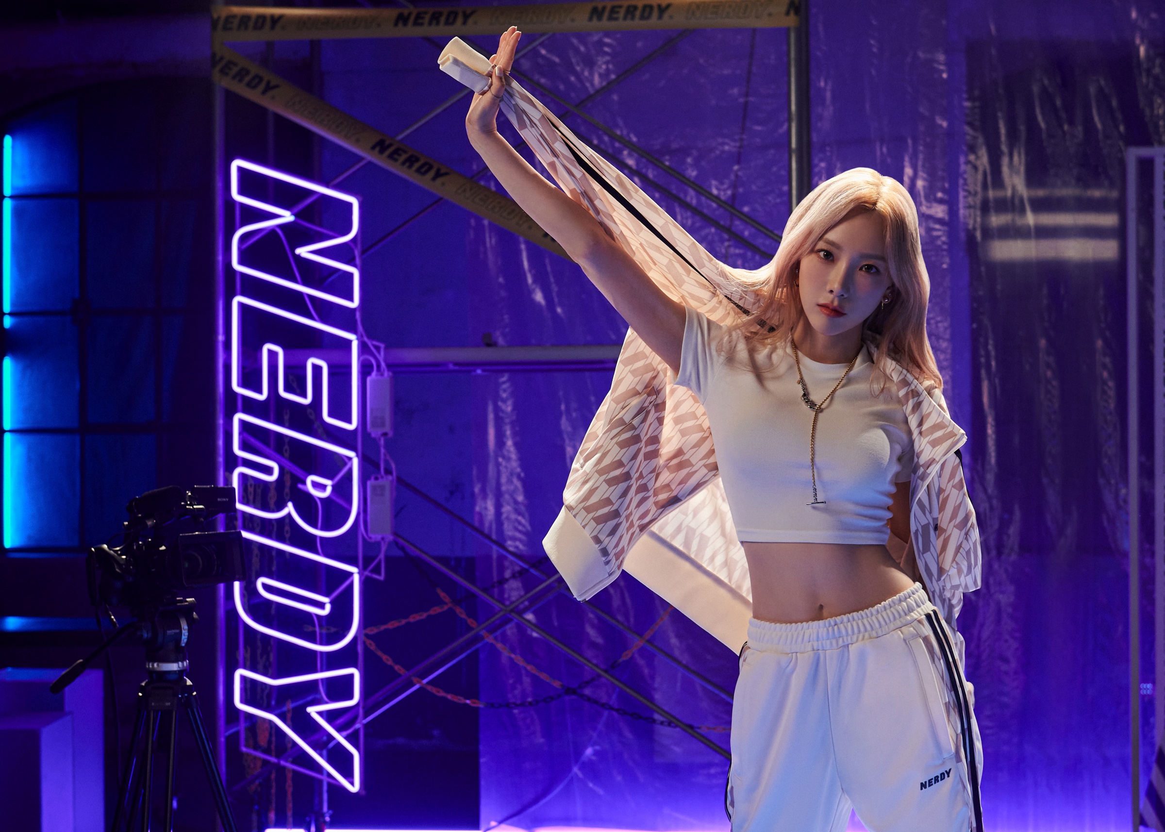  널디x태연 콜라보 광고, ‘BE THE NERD’ 에센셜 아이템 출시
