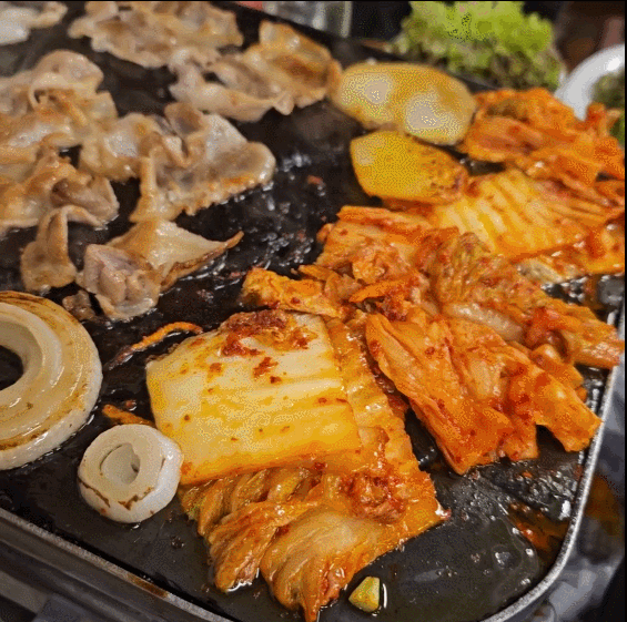  [강남/학동/강남구청] 돌에다 굽는 대패삼겹살 차돌박이 - 자연석돌구이 맛집 및 회식장소 추천!