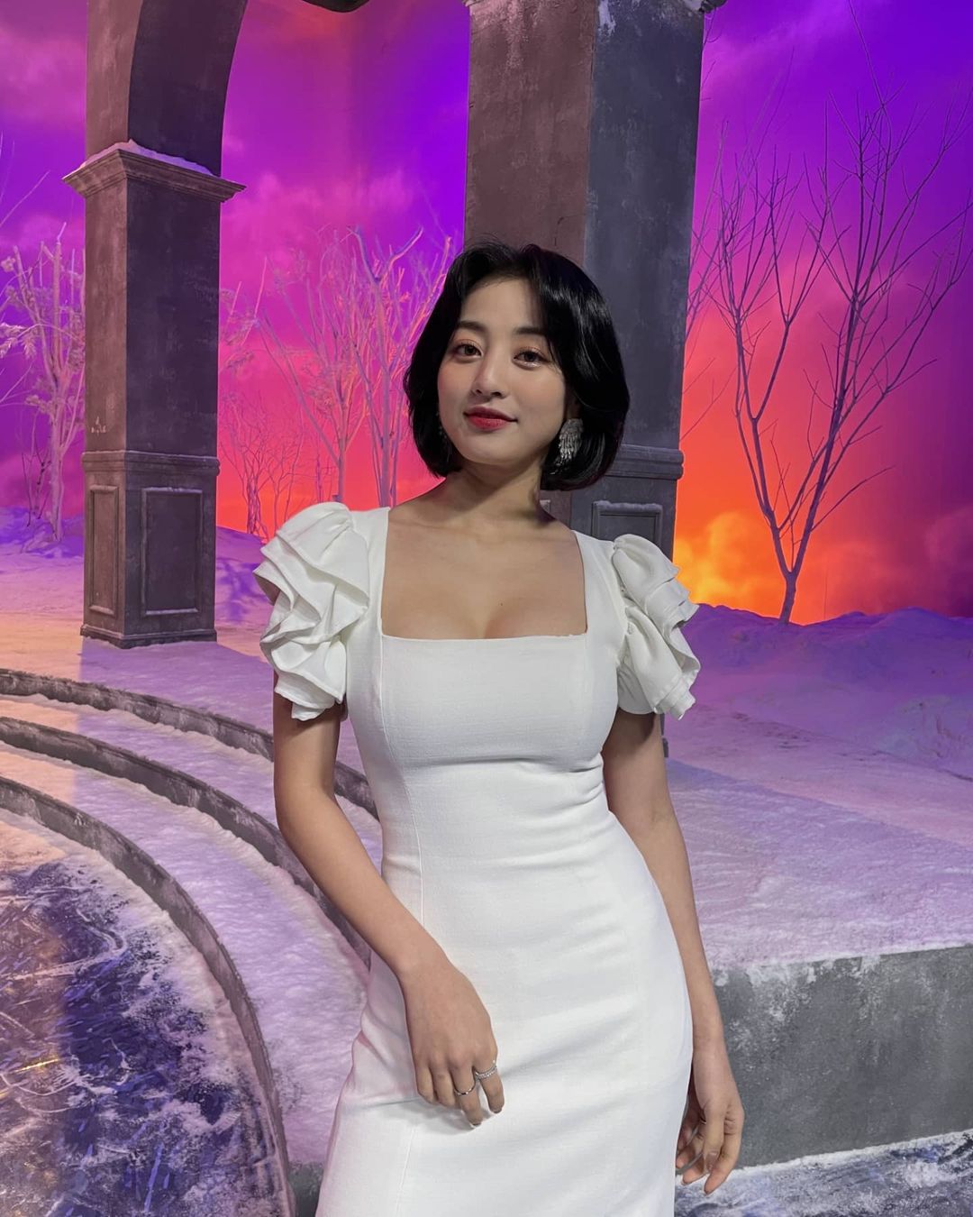  트와이스 다연 오프숄더, 지효 드레스 인스타그램 사진