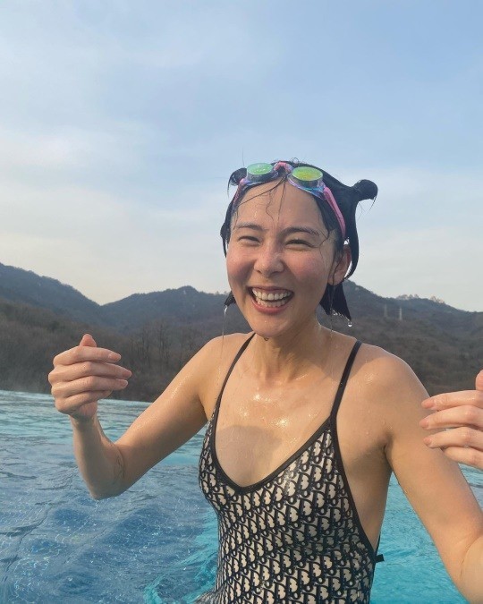  김나영, 수영복 입고 뽐낸 핫바디! 마이큐 깜짝 놀랄 자태 [사진]