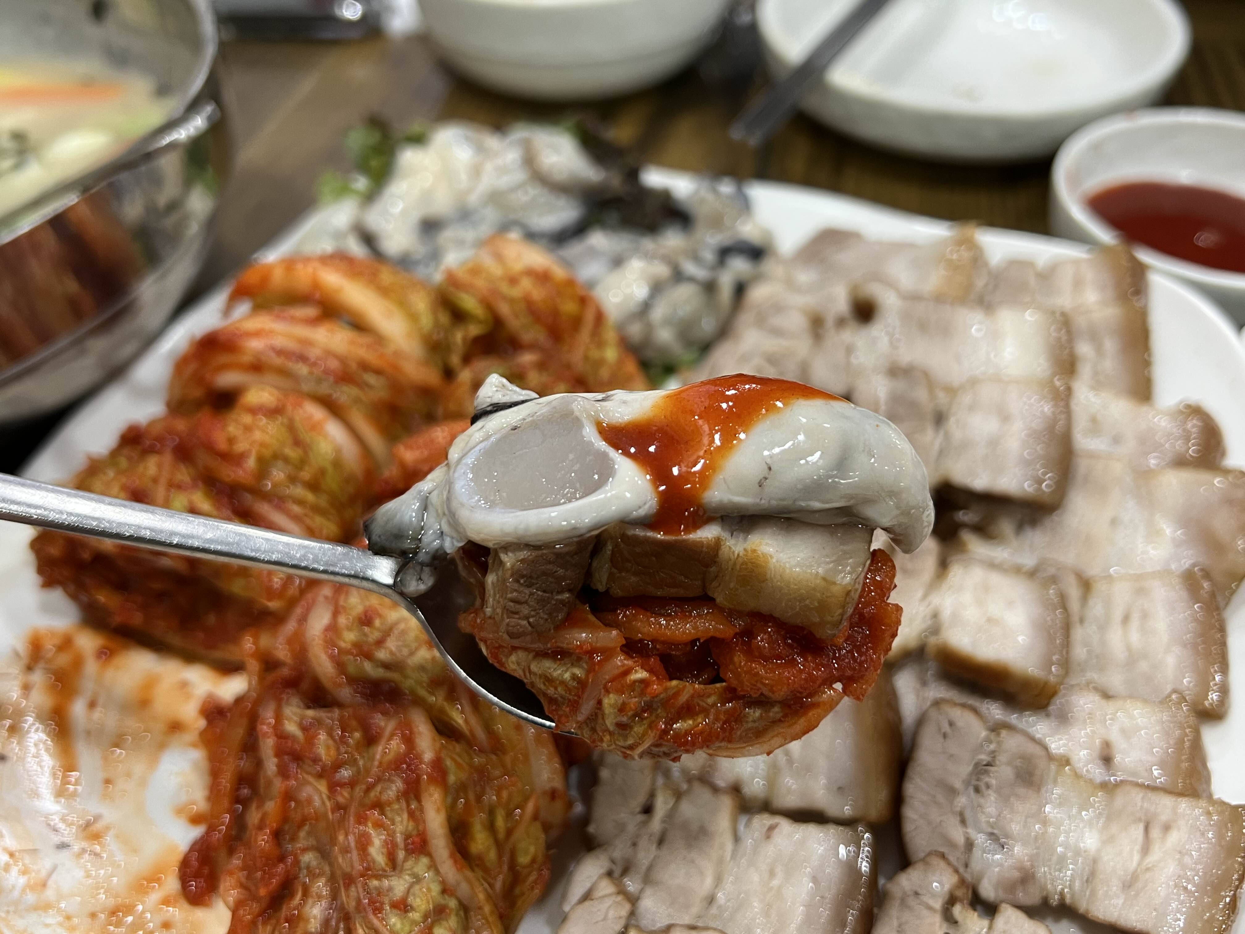 응암동 보쌈 맛집 봉평옹심이메밀칼국수 굴보쌈