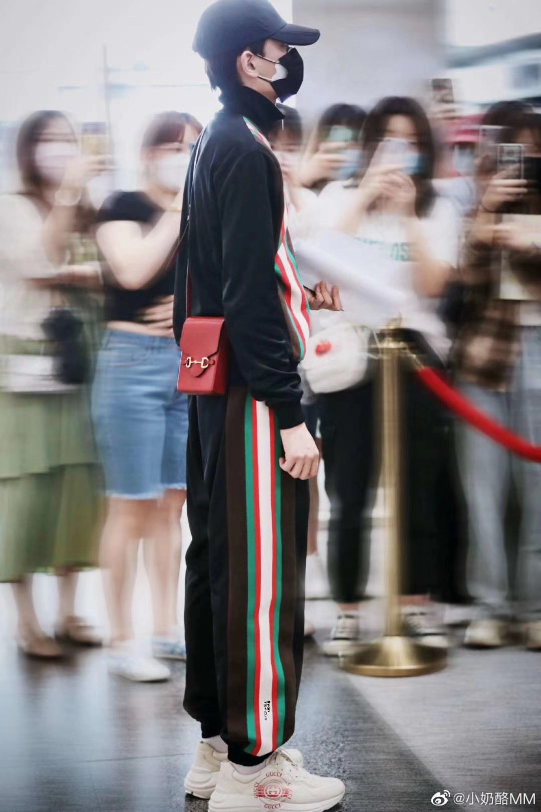  [GUCCI] 구찌 스트라이프 조거 팬츠