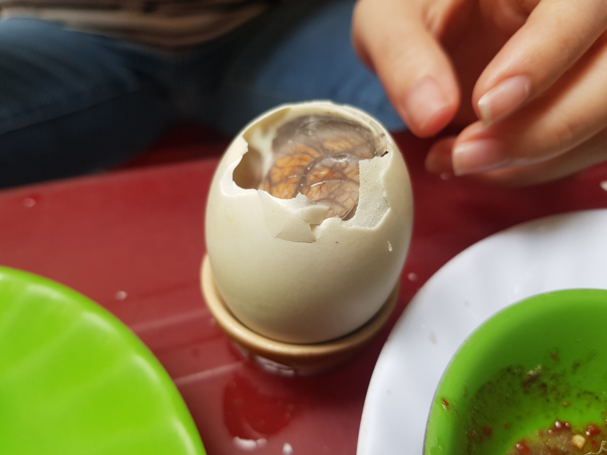 호치민 2군 타오디엔 Baby Duck Egg 전문점 Kim Thao Restaurant - 먹는 방법