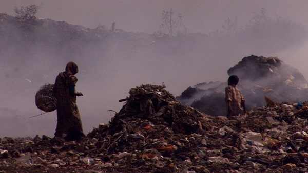 인도의 쓰레기 매립지