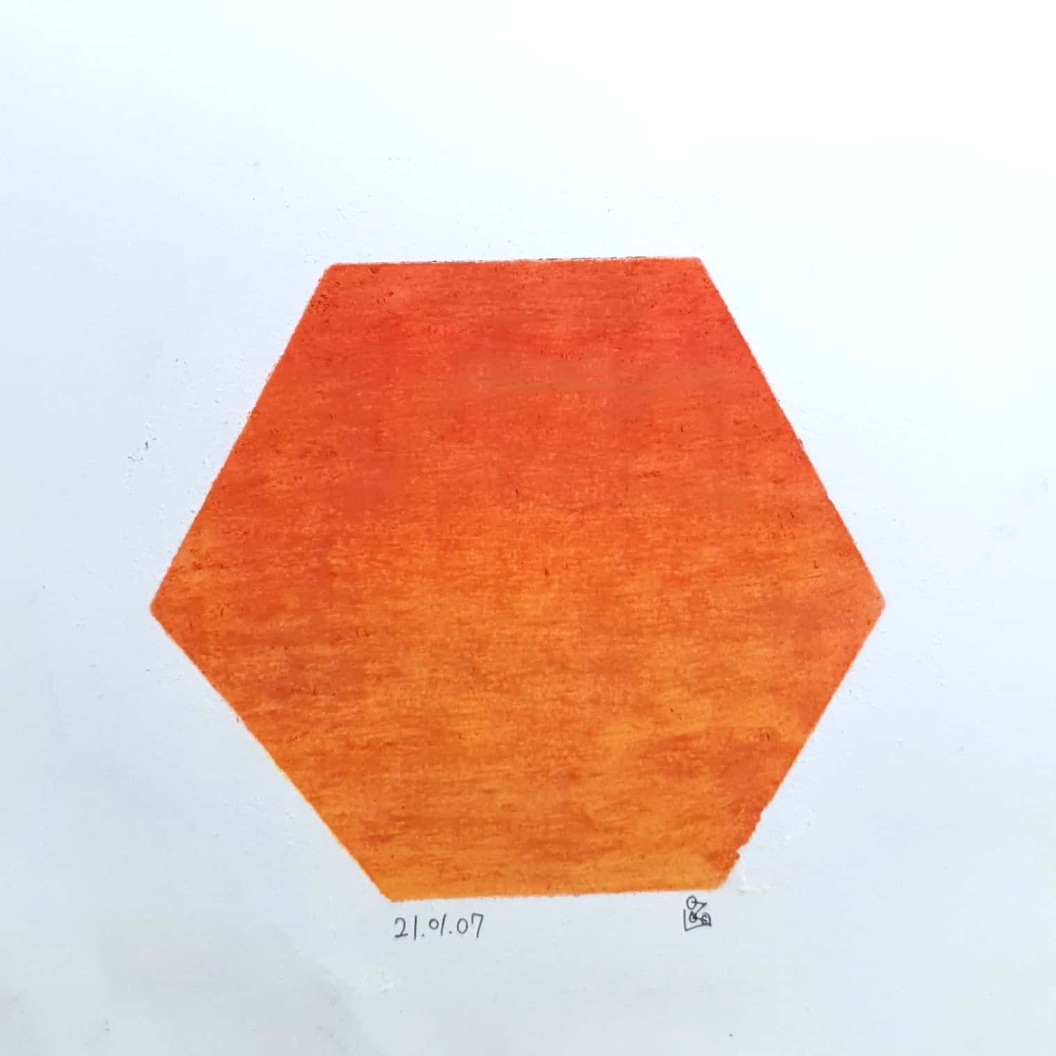  육각형 모양으로 생긴 노을 풍경