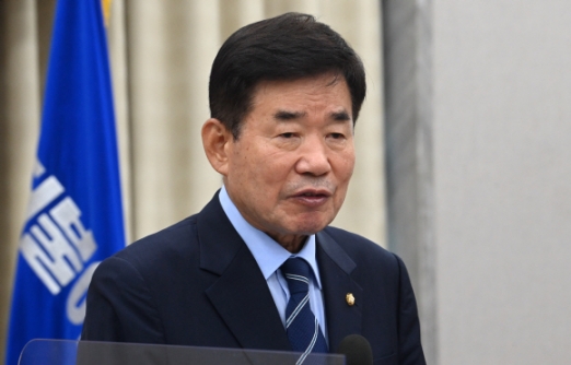  차기 국회의장 김진표 여야 법사위원장 사수 국민의힘 의장단 표결 협조 못해 지방선거 전 원구성 협상 힘들 듯 민주당 법사위원장 자리 국민의힘에 넘겨줄 수 없다며 맞서