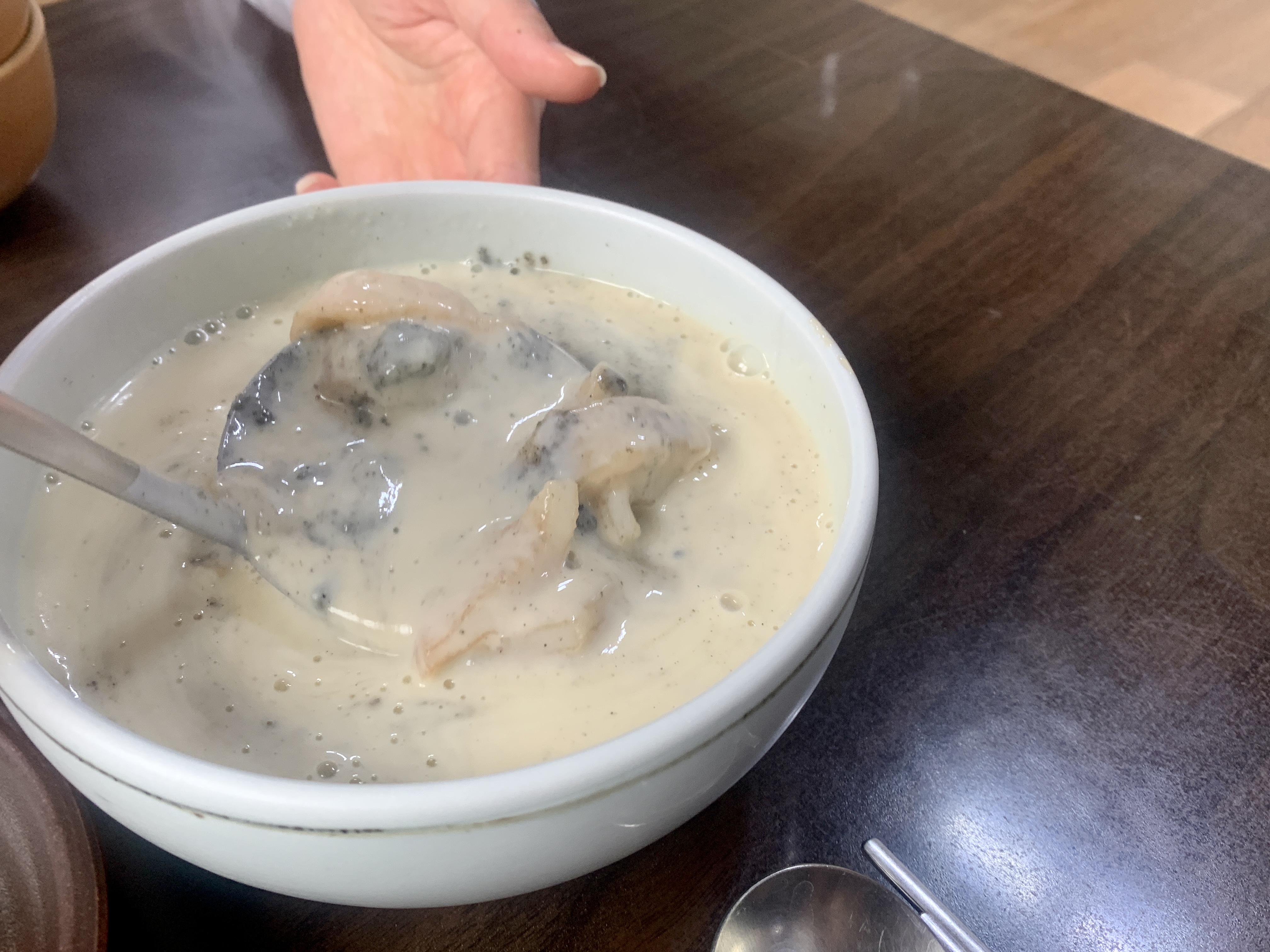 찹쌀도너츠+콩국, 이색적인 경주맛집 <경주 원조콩국>