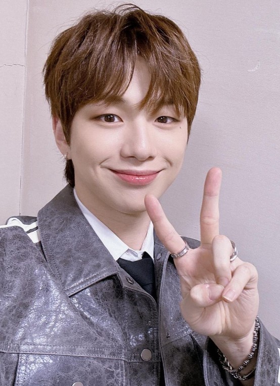 강다니엘 인스타 사진