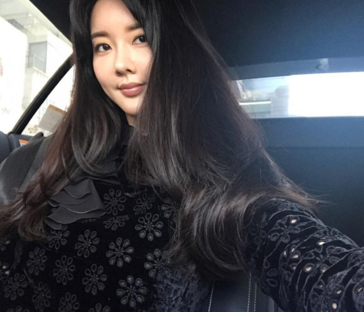 장미인애의 셀카 장면.
