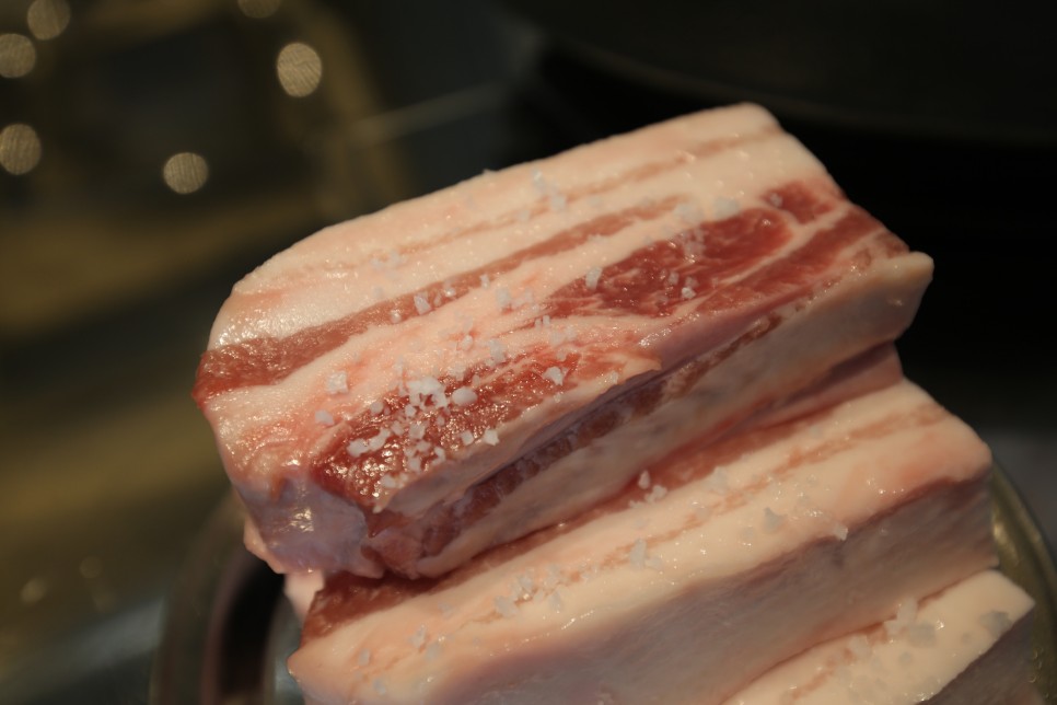 이게 육덕이지! 합정 삼겹살 24