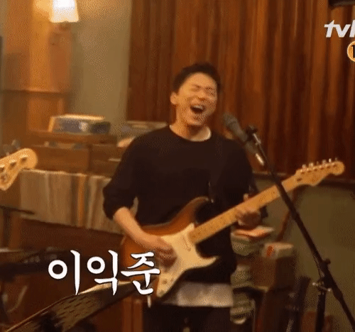  직업 만족도 최상 짤.gif