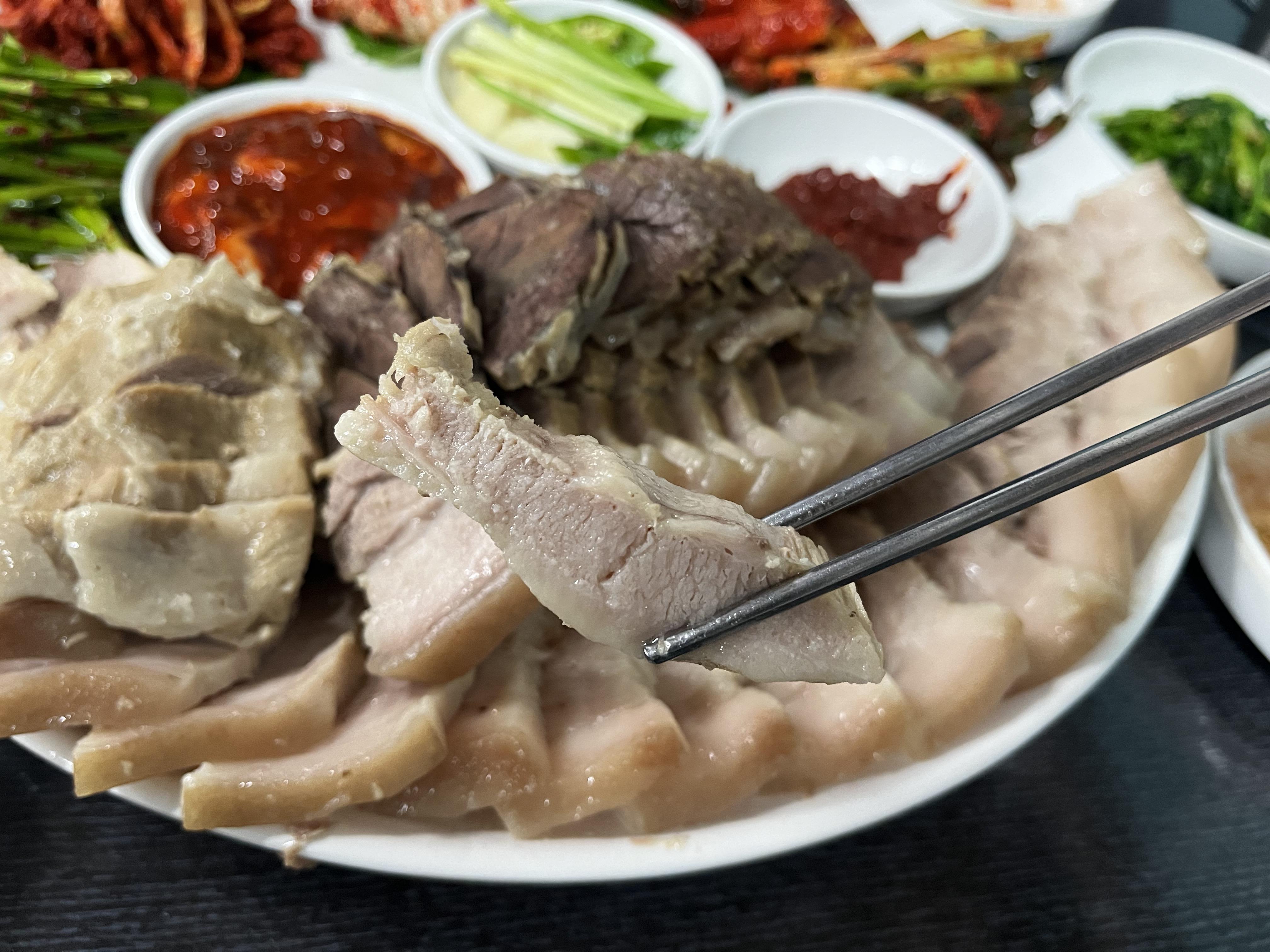 청류벽 제복쟁반 항정살
