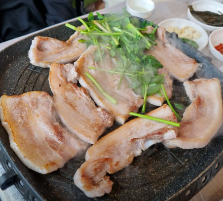 남겨서뭐하게 청도 미나리삼겹살 맛집