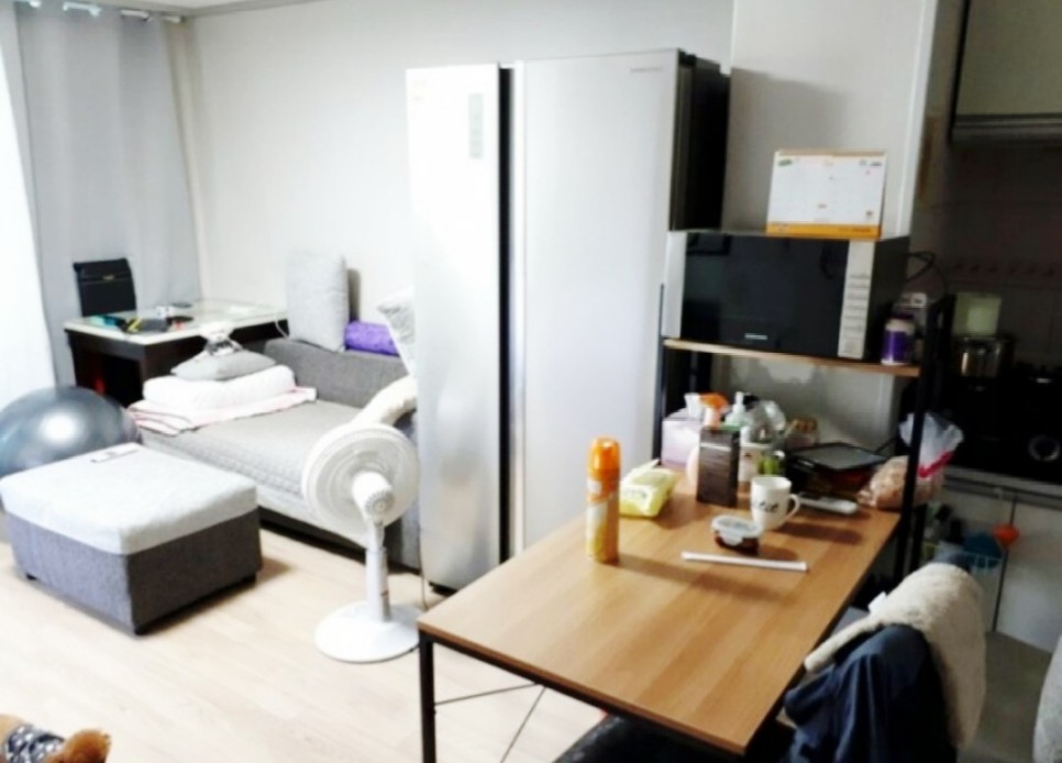 : 구조변경 완성! 24평 아파트 거실 장식 5