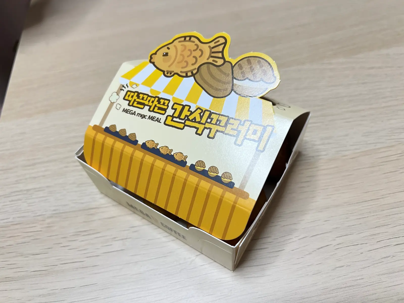 메가커피 신상 디저트 따끈따끈 간식꾸러미 내돈내산 리뷰 - 폭스씨지 FoxCG 메가커피 신상 디저트 따끈따끈 간식꾸러미 내돈내산 리뷰 - 폭스씨지 Foxcg