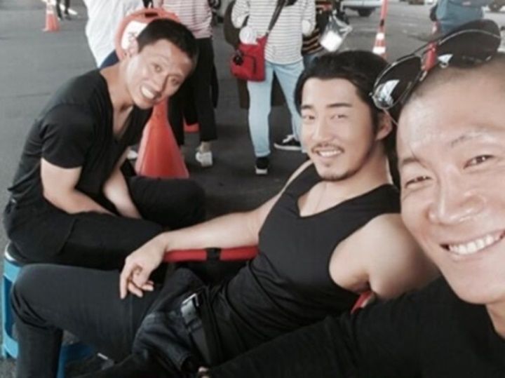"월급 30만원으로 아내와 13년을 버텨왔어요…" 쌀 살 돈도 없을 만큼 가난했던 진선규가 배우생활 이어갈 수 있었던 이유