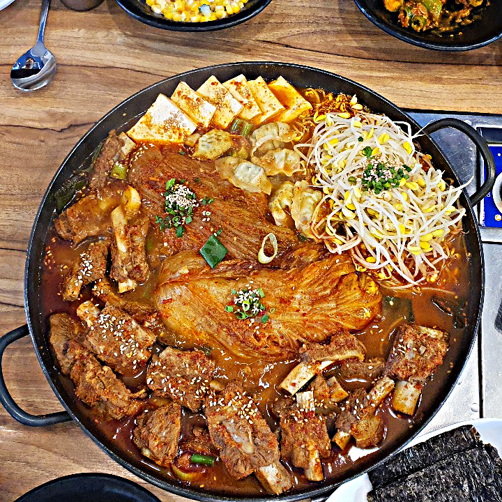  울산 동구 맛집 백년본가김치찜, 4인상 갈비김치찜