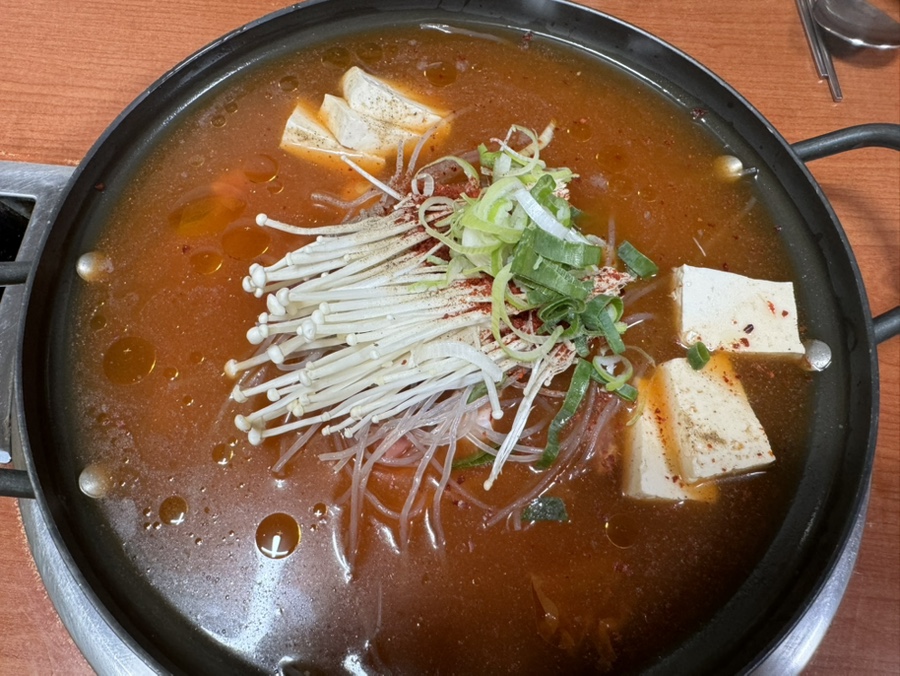옛날김치돼지찌개 이미지
